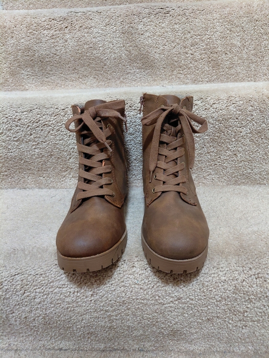Time and Tru Shoes - Time and Tru Brown Lace-Up Platform Ankle Boots